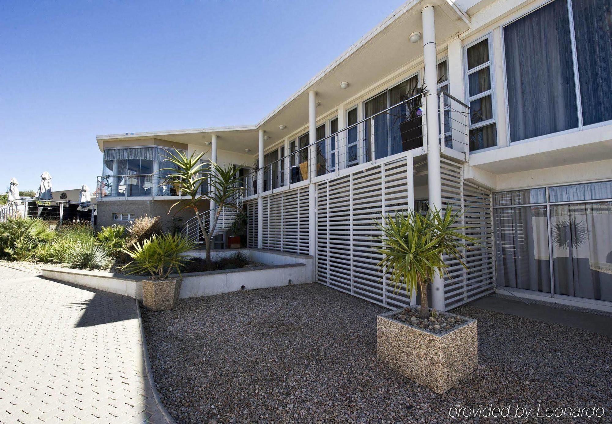 Protea Hotel By Marriott Windhoek Furstenhof Bagian luar foto