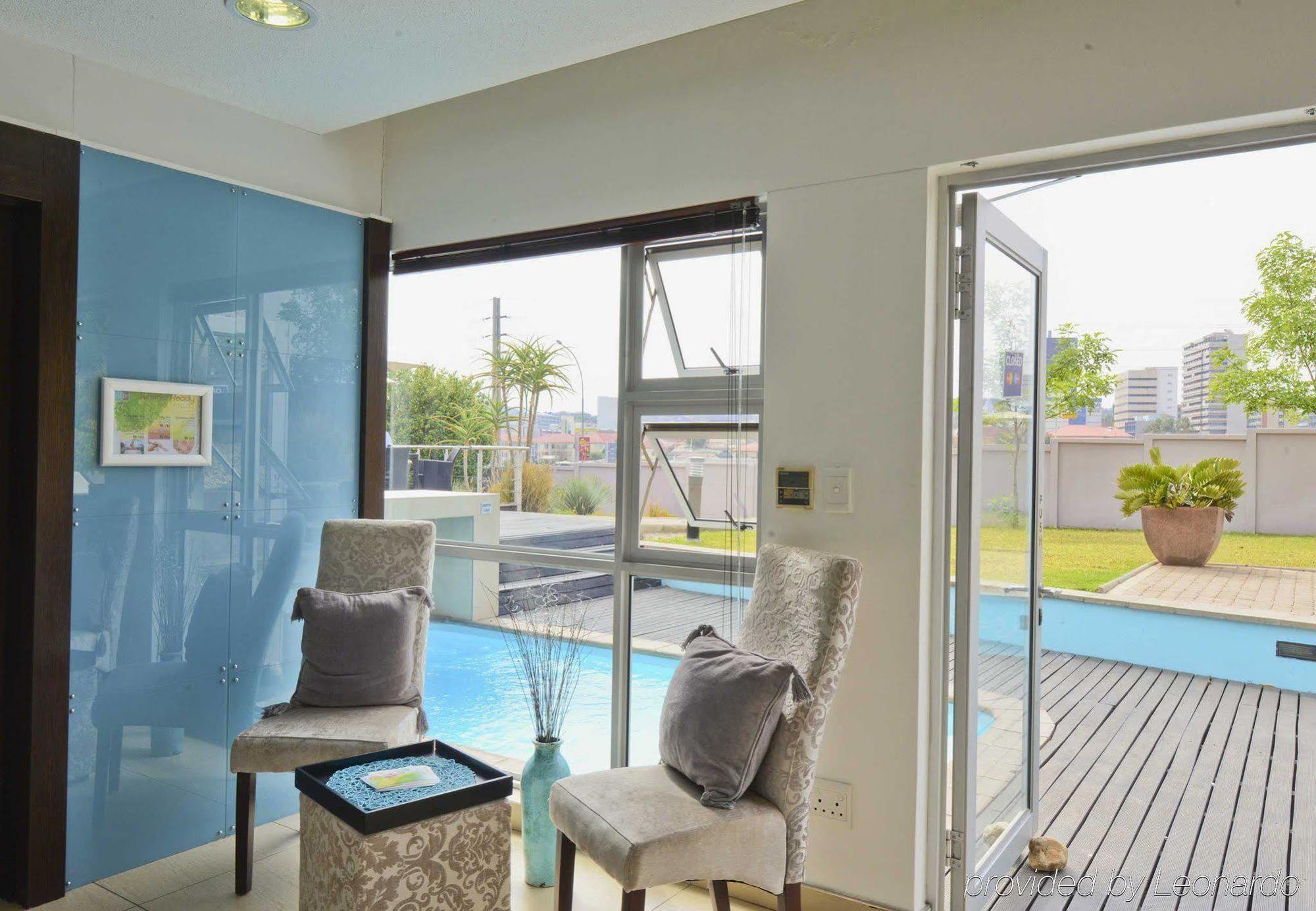 Protea Hotel By Marriott Windhoek Furstenhof Bagian luar foto